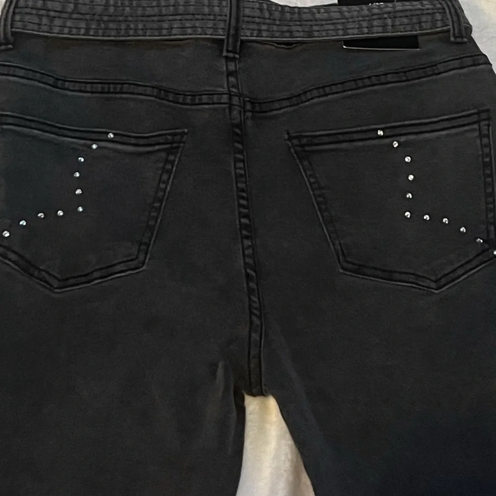 NWT Bebe Charcoal Straight Leg High Rise Rhinestone Accent Jeans Stretchy Gray